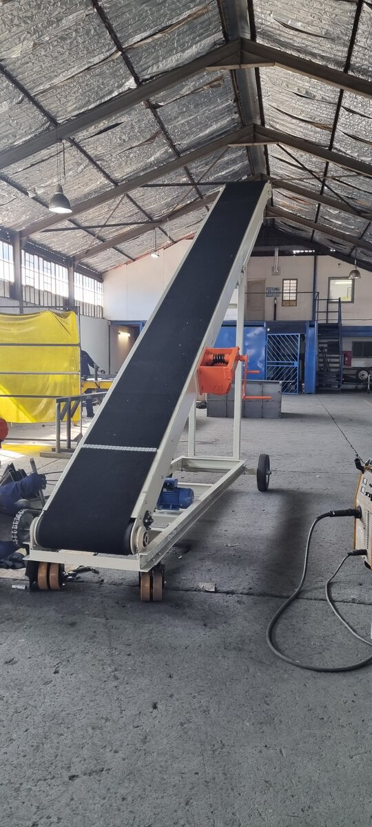Mobile bag stacker by Facet Engineering