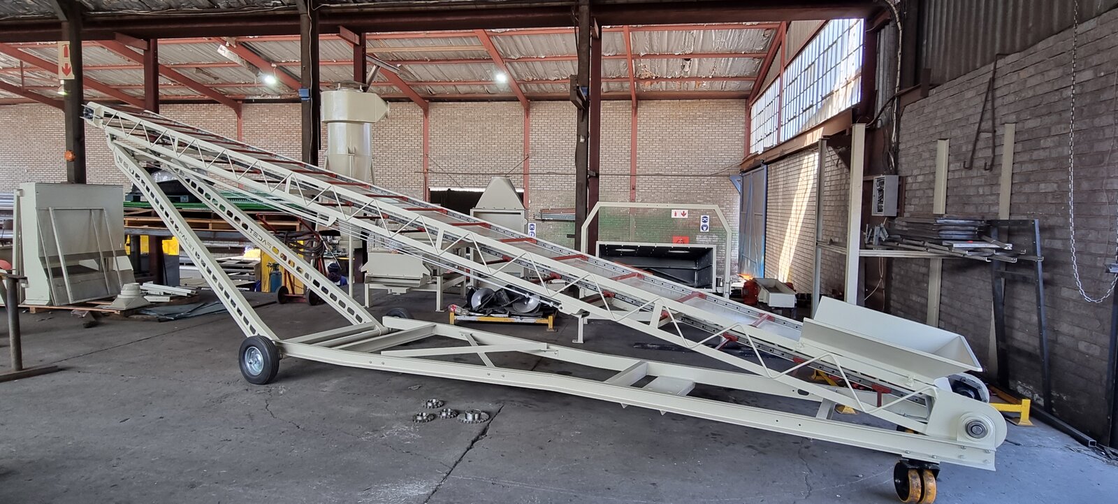 Mobile bag stacker at work