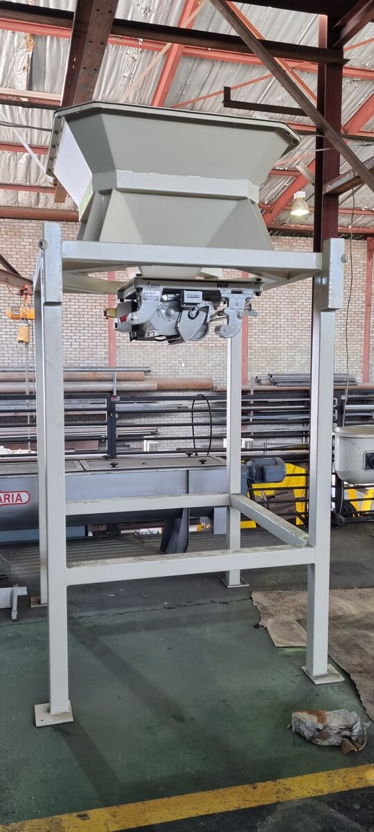 FIBC bulk bag handling system