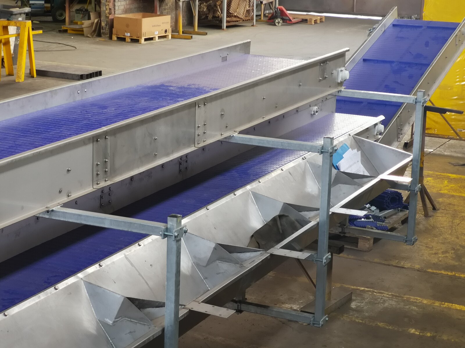 Plastic modular belt conveyor system in operation