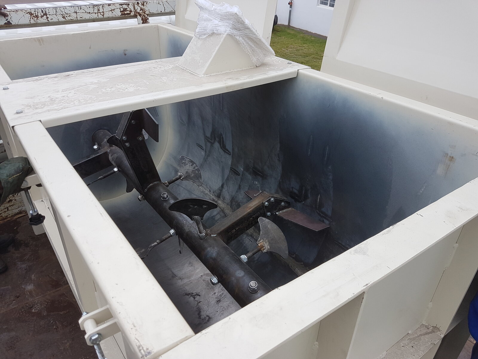 Ribbon blender installation by Facet Engineering