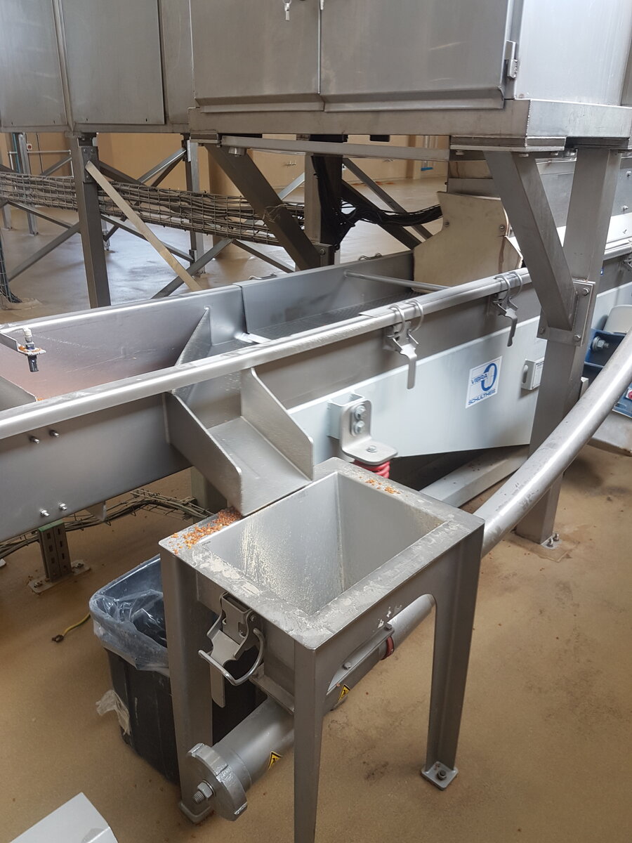 Vibratory conveyor installation by Facet Engineering